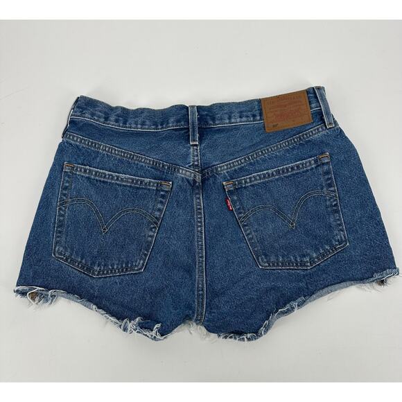 Levi's 501 Original high-rise distressed denim shorts - Picture 5 of 9